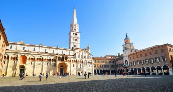 La Casa Del Centro Apartment Modena Luaran gambar